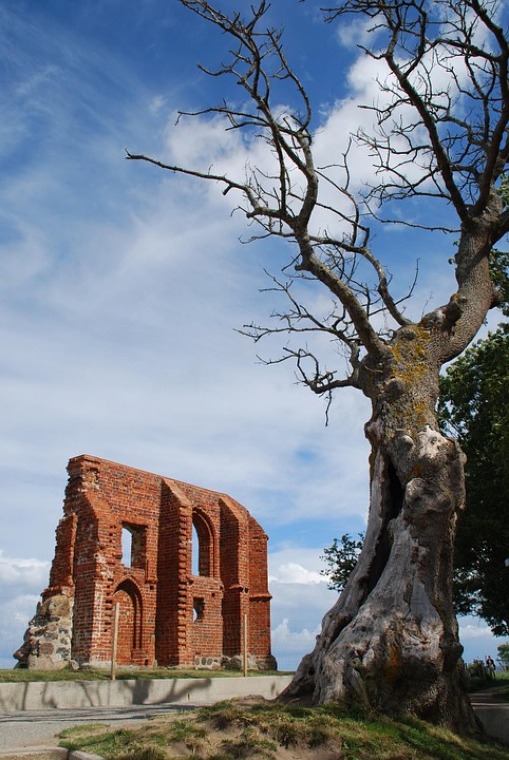 Trzęsacz Church The Ruins Of The Trzęsacz Church The Ruins Of The