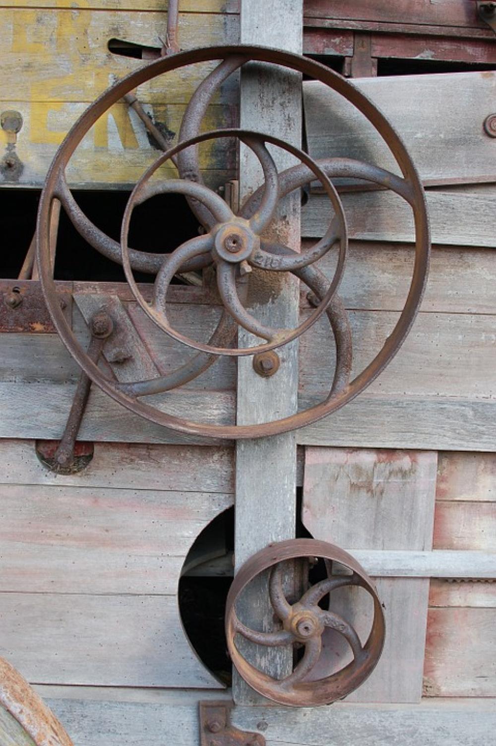 Wagon Wheel Antique Vintage Gear Cog Wagon Wheel Antique Vintage Gear Cog