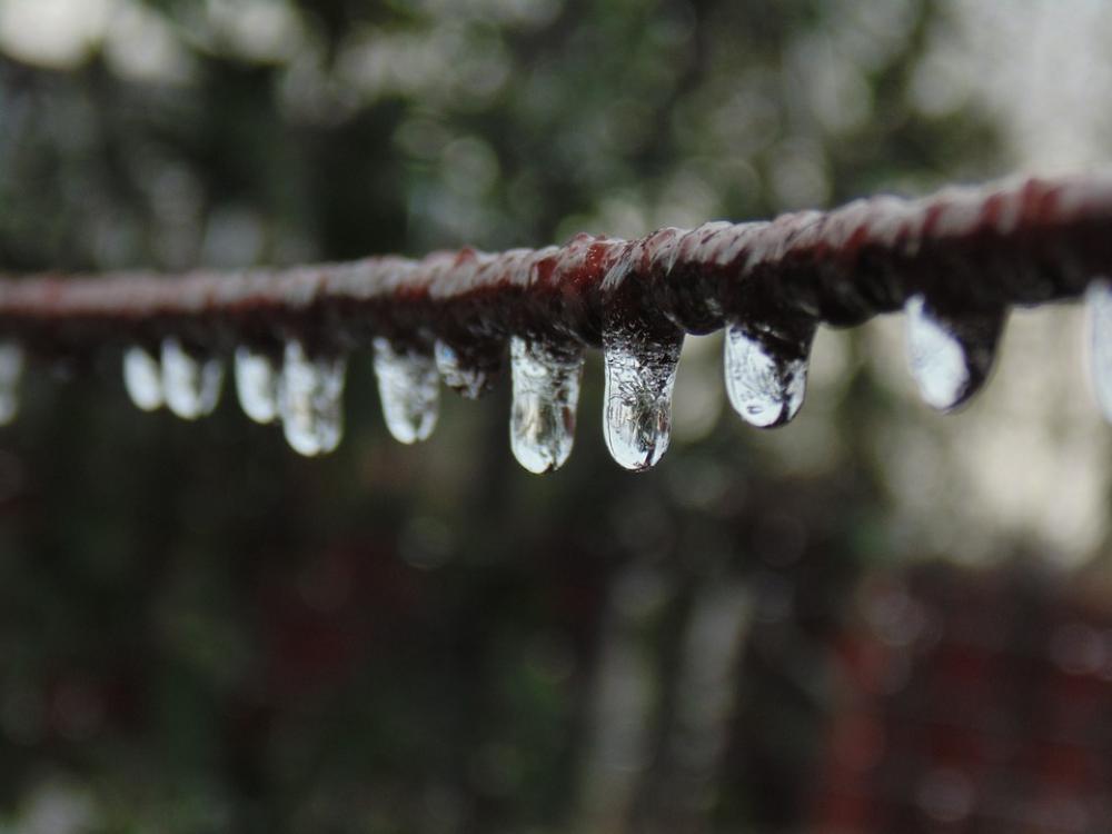 Water Droplets Ice Wire Water Droplets Ice Wire