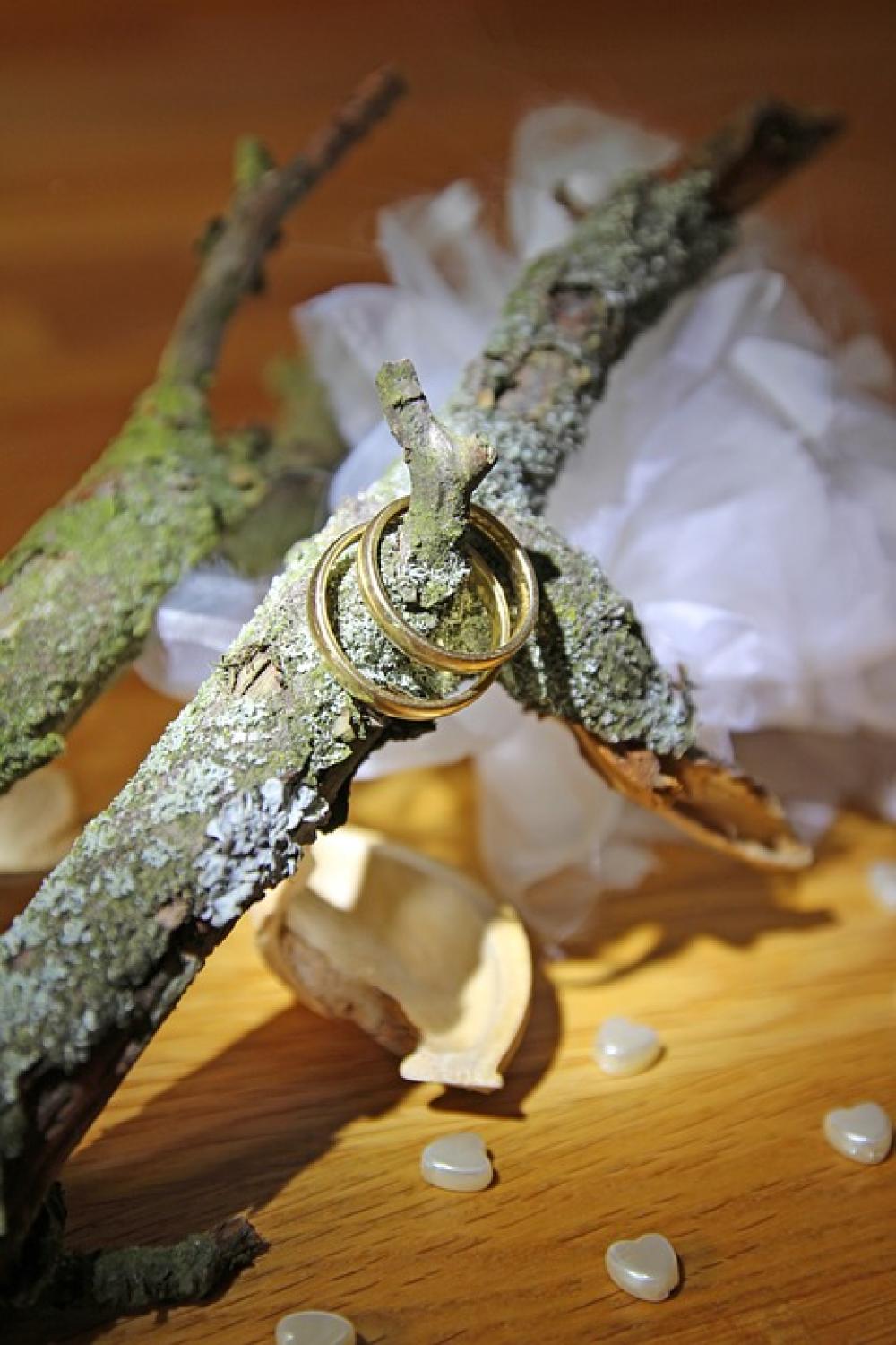 Wedding Rings Decoration Heart Autumn Wedding Rings Decoration Heart Autumn
