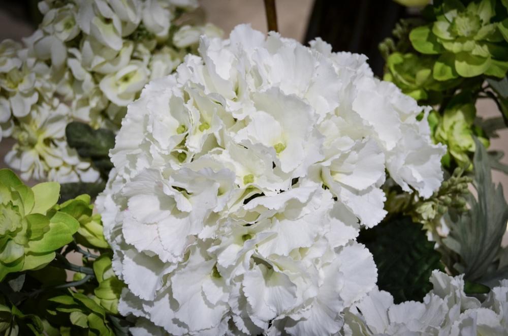 White Flowers Bouquet Decoration White Flowers Bouquet Decoration