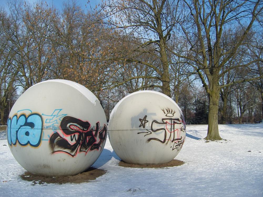 Winter Claes Oldenburg Sculpture Münster Aasee Winter Claes Oldenburg Sculpture Münster Aasee