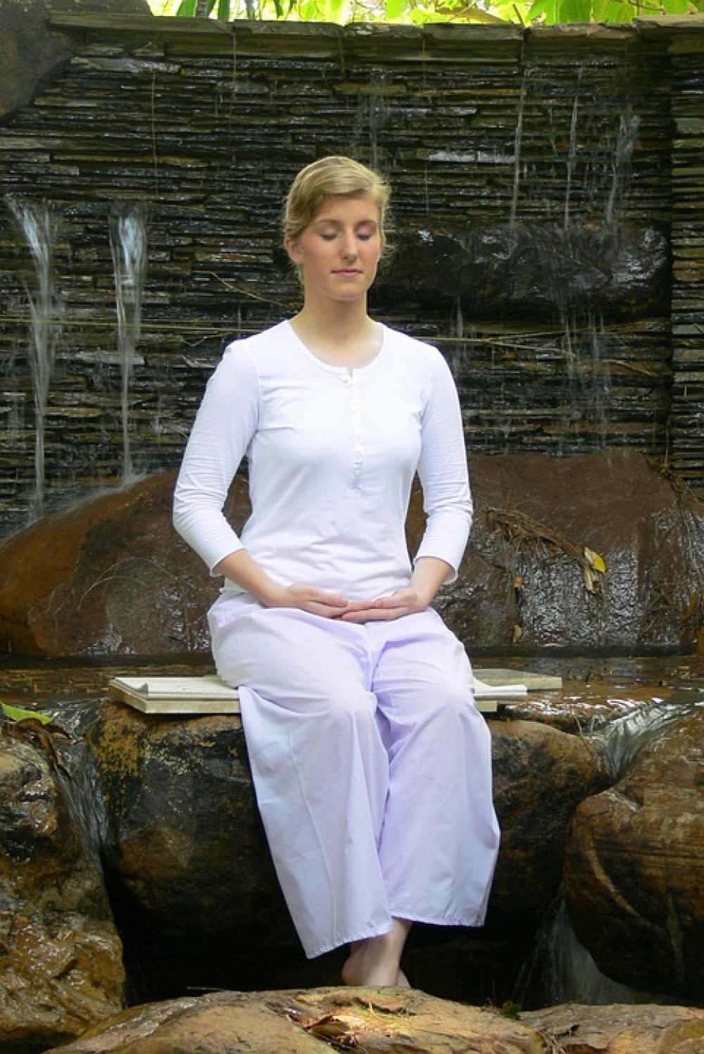 Woman Buddhist Meditate Wat Temple Buddhism Woman Buddhist Meditate Wat Temple Buddhism