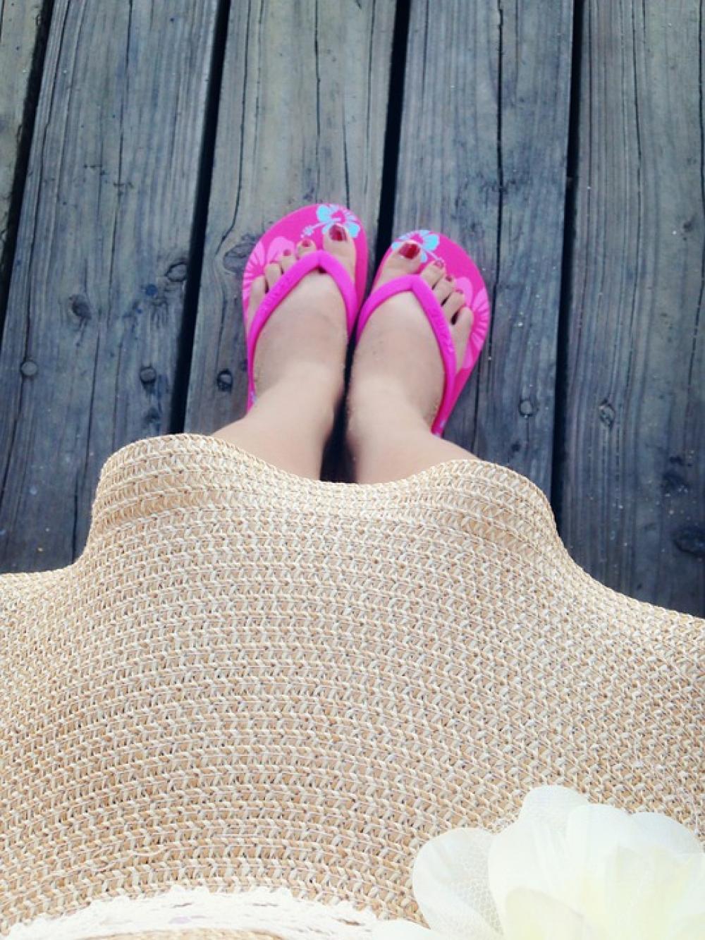 Wood Flooring Feet Flip Flop Wood Flooring Feet Flip Flop