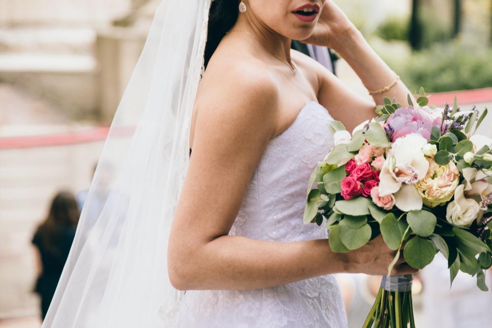 Bride With Wedding Bouquet Photo Bride With Wedding Bouquet Photo