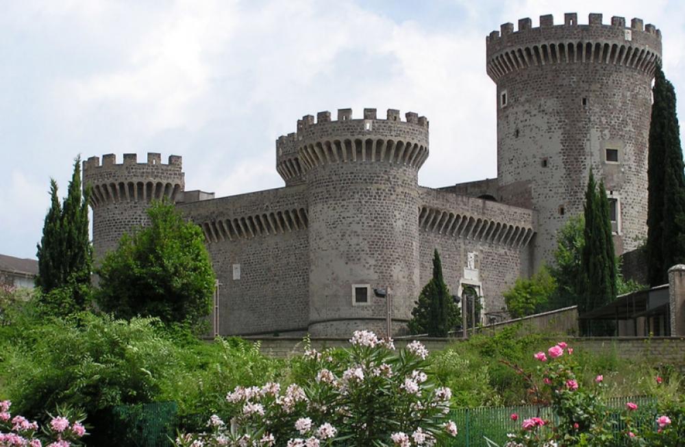 Castle of Rocca Pia in Tivoli, Italy free photo Castle of Rocca Pia in Tivoli, Italy free photo