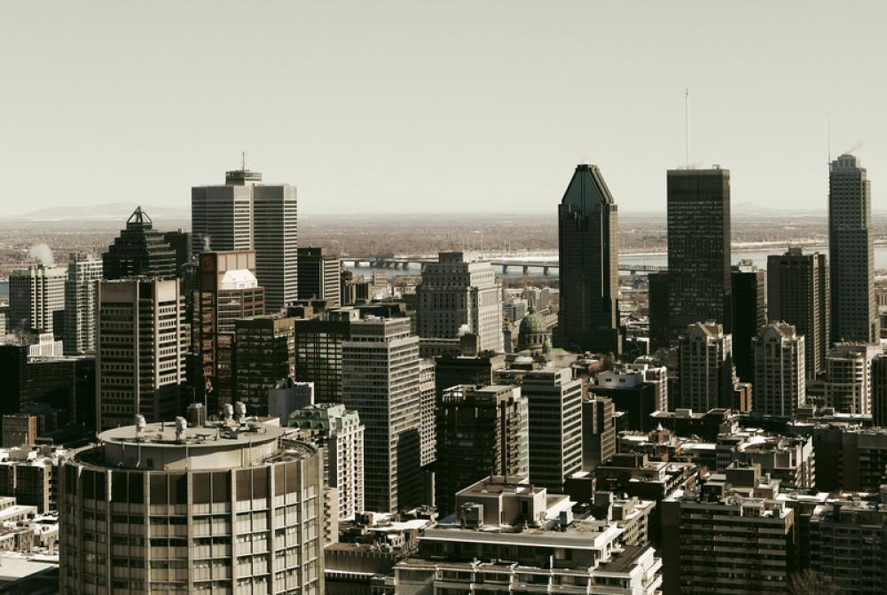 Cityscape view of the skyscrapers in Montreal, Quebec free photo Cityscape view of the skyscrapers in Montreal, Quebec free photo