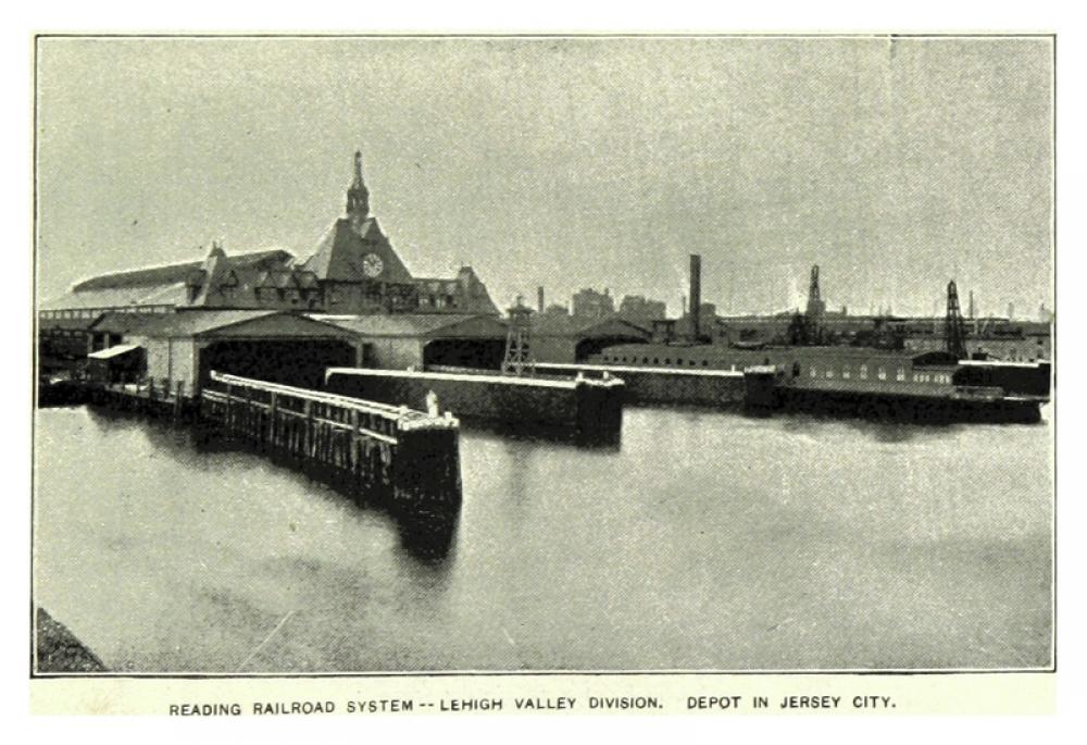 Ferry docks at the Communipaw Terminal in Liberty State Park in Jersey City, New Jersey free photo Ferry docks at the Communipaw Terminal in Liberty State Park in Jersey City, New Jersey free photo