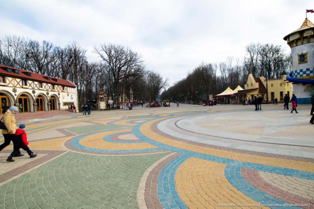 Gorkypark in Kharkiv, Ukraine free photo Gorkypark in Kharkiv, Ukraine free photo