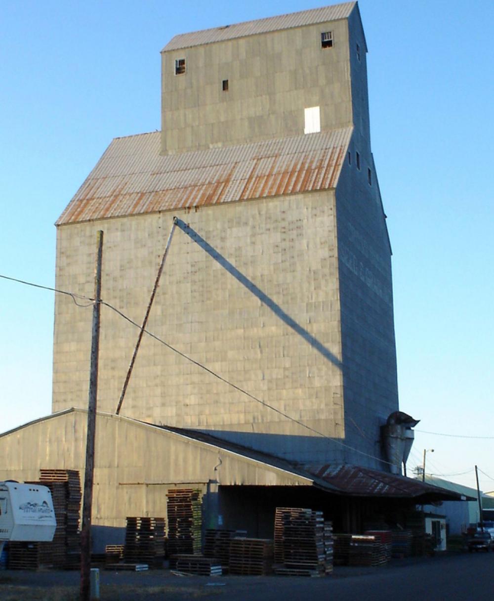 Grain Elevator around Halsey, Oregon free photo Grain Elevator around Halsey, Oregon free photo