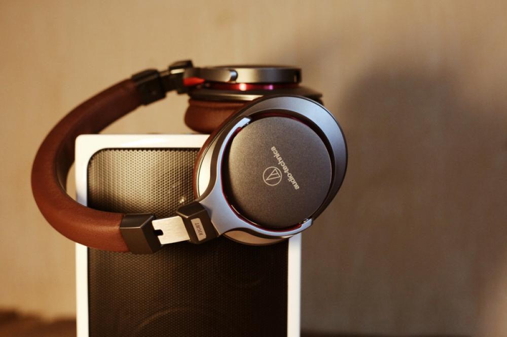 Headphones with Speaker free photo Headphones with Speaker free photo