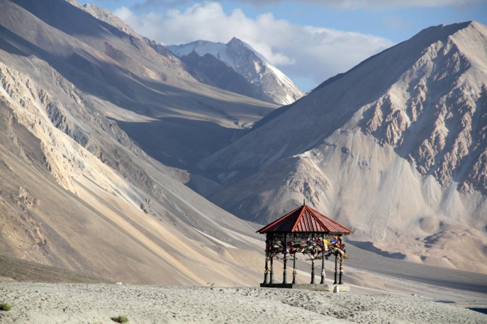 High Mountains near the India-China Border landscape free photo High Mountains near the India-China Border landscape free photo