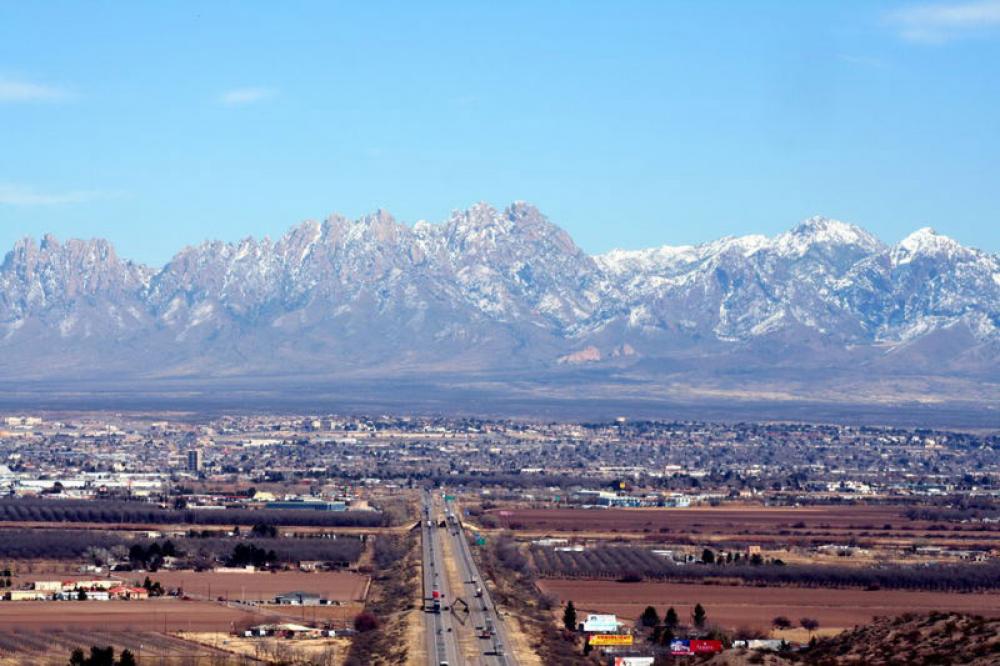 Las Cruces landscape with mountains in the background, New Mexico free photo Las Cruces landscape with mountains in the background, New Mexico free photo