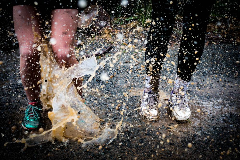 Legs splashing in the rain free photo Legs splashing in the rain free photo