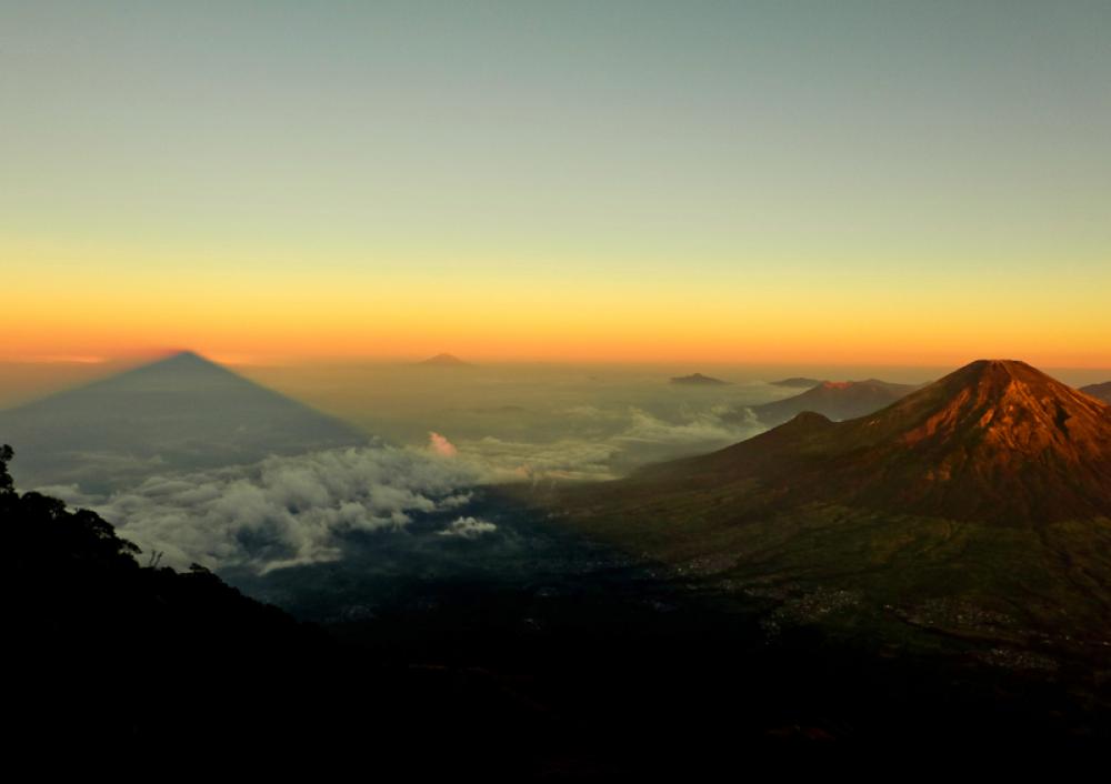 Mountaintop Landscape in Indonesia free photo Mountaintop Landscape in Indonesia free photo