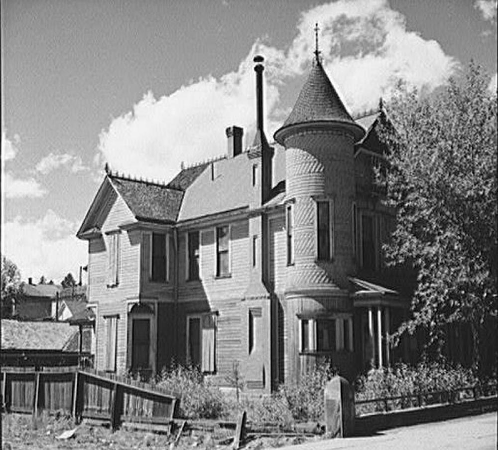 Old Queen Anne Victorian style house in Leadville, Colorado free photo Old Queen Anne Victorian style house in Leadville, Colorado free photo
