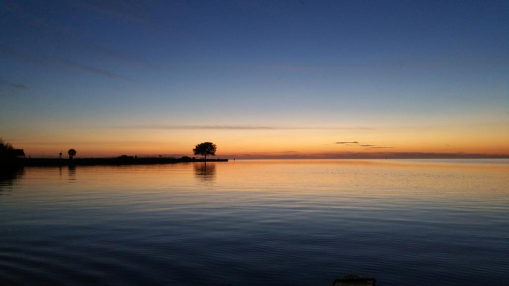 Sunset over the waters of Louisiana free photo Sunset over the waters of Louisiana free photo