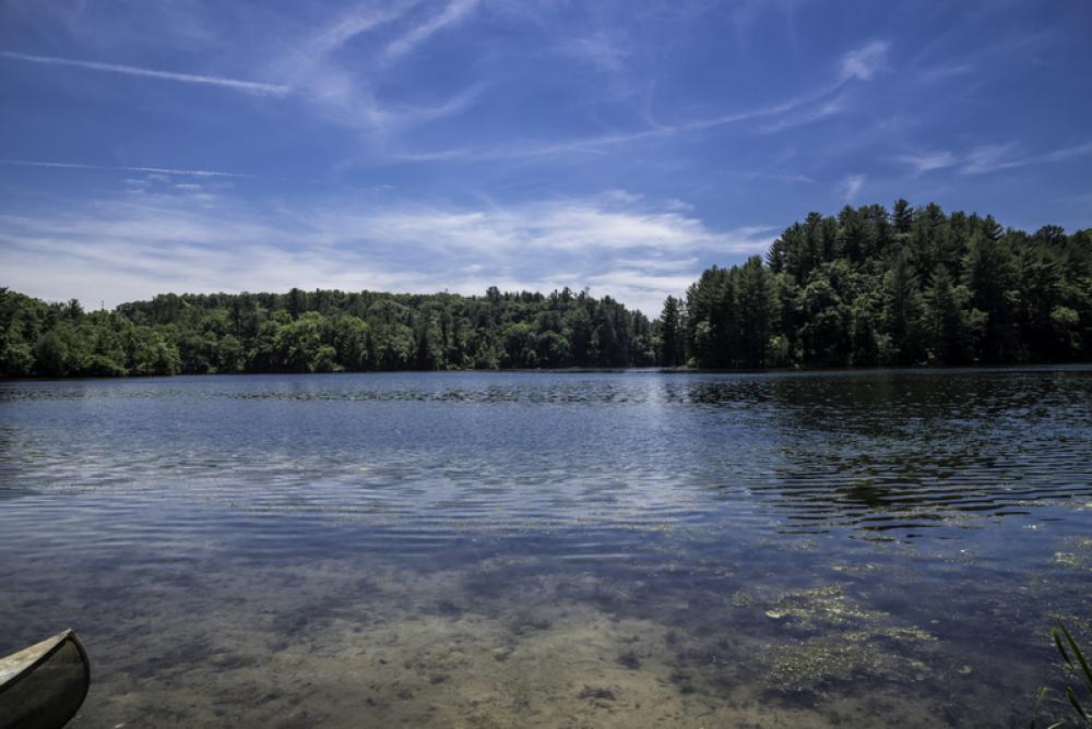 View of the Lake at Governor Dodge State Park, Wisconsin free photo View of the Lake at Governor Dodge State Park, Wisconsin free photo