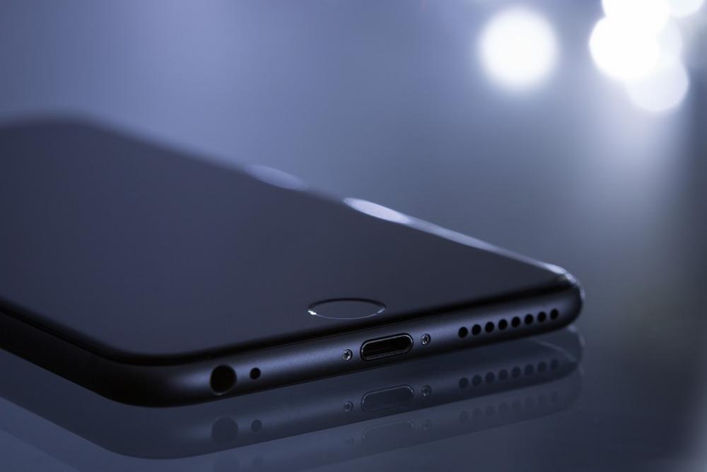 Apple Close-Up Electronics Gadget Iphone Apple Close-Up Electronics Gadget Iphone