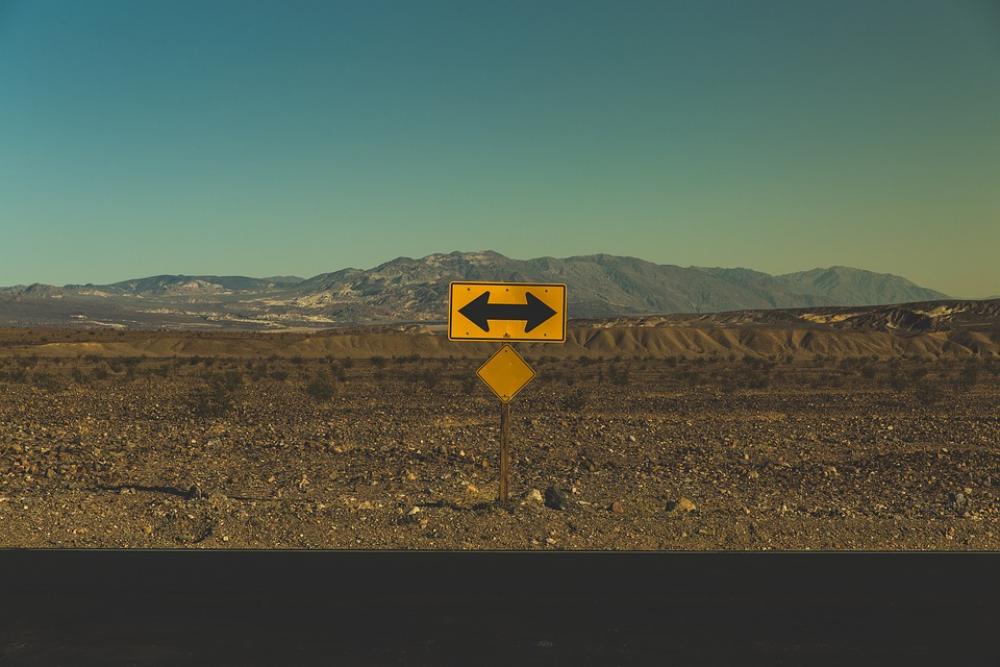 Arrows Barren Direction Road Road Sign Decision Arrows Barren Direction Road Road Sign Decision