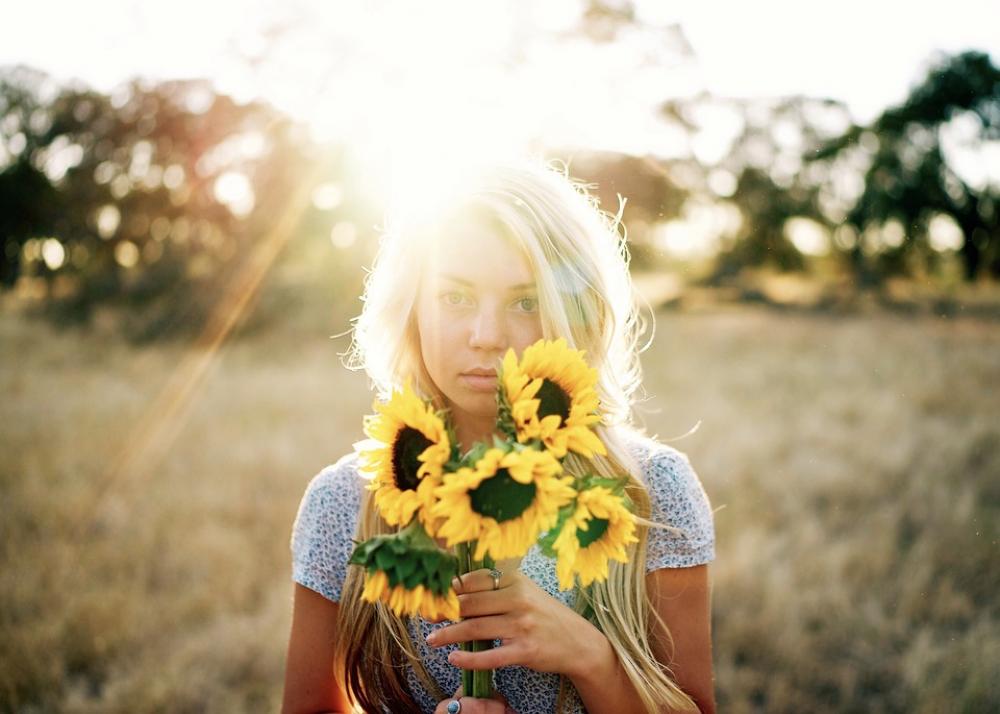 Beautiful Blond Blonde Field Flowers Girl Beautiful Blond Blonde Field Flowers Girl