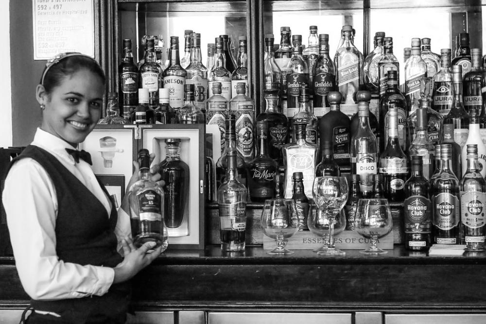 Cuba Havana Hotel Nacional Malecòn Bartender Cuba Havana Hotel Nacional Malecòn Bartender