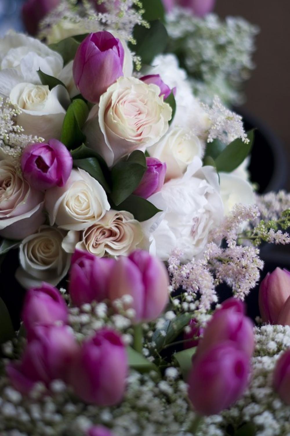 Flowers Bouquet Dark Roses Rose Pedals Pedal Flowers Bouquet Dark Roses Rose Pedals Pedal