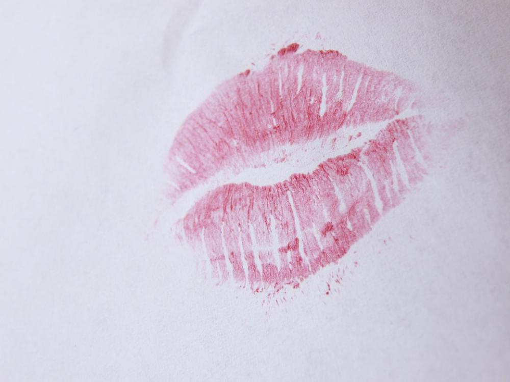 Kiss Lipstick Pink Paper Transfer Kiss Lipstick Pink Paper Transfer