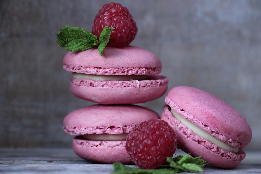 Macarons Raspberries Pastries French Pastries Macarons Raspberries Pastries French Pastries