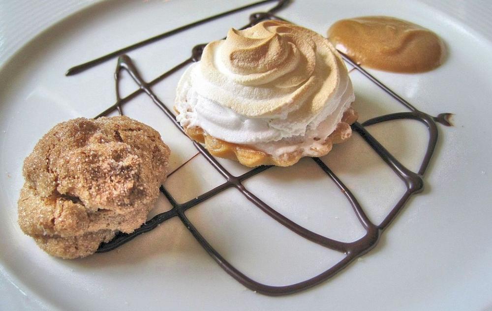 Meringue Sweet Sugar Cookie Cuisine Meringue Sweet Sugar Cookie Cuisine