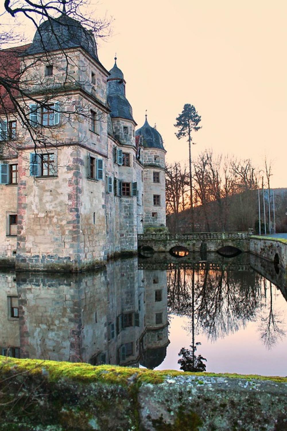Moated Castle Mittwitz Swiss Francs Bavaria Moated Castle Mittwitz Swiss Francs Bavaria