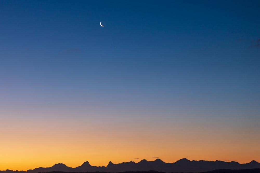 Mountain Range Morgenrot Moon Skies Mood Sunrise Mountain Range Morgenrot Moon Skies Mood Sunrise