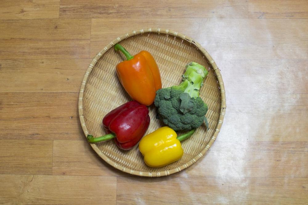 Paprika V Local Li Broccoli Yellow Paprika Paprika V Local Li Broccoli Yellow Paprika