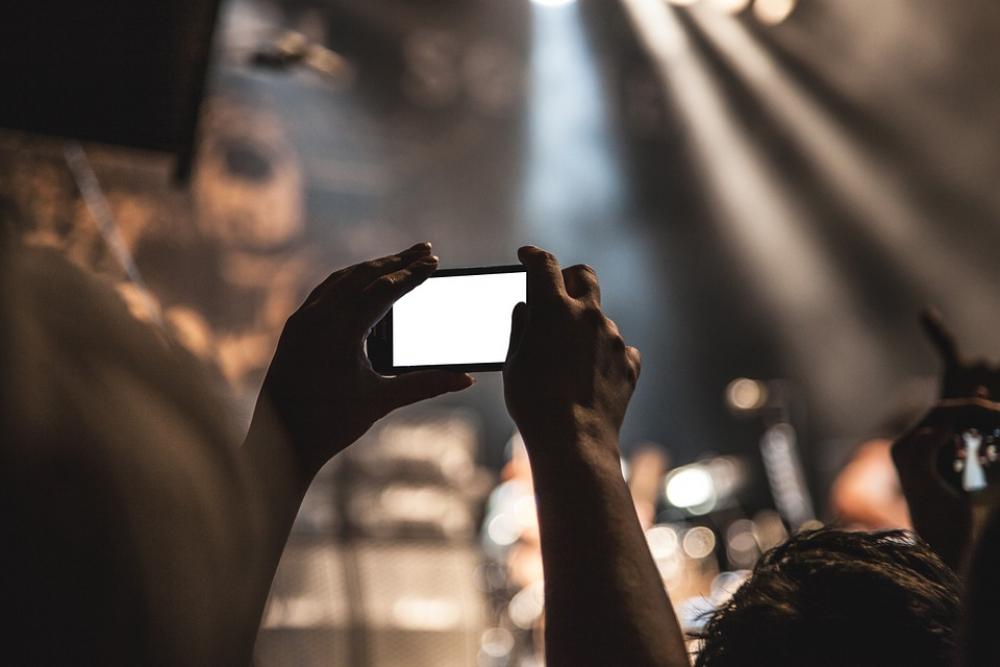 Smartphone Movie Taking Pictures Audience Smartphone Movie Taking Pictures Audience