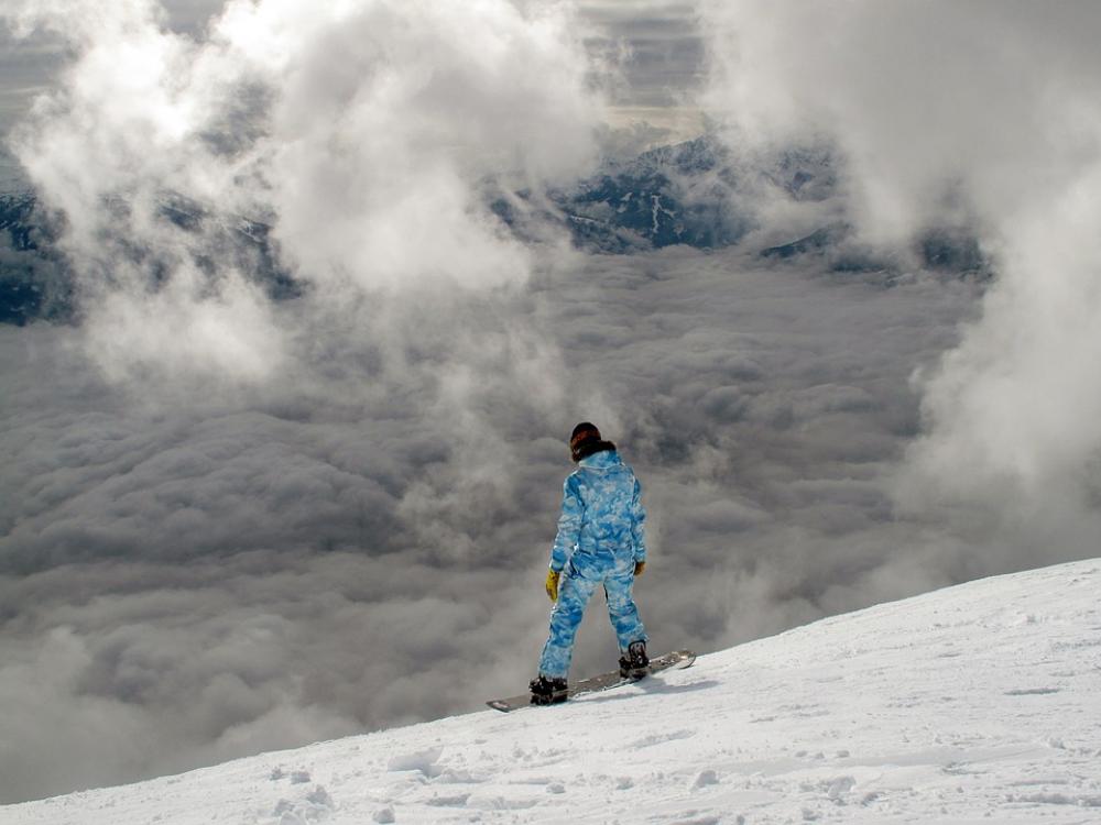 Snowboarding Mountain Clouds Snowboard Winter Snowboarding Mountain Clouds Snowboard Winter