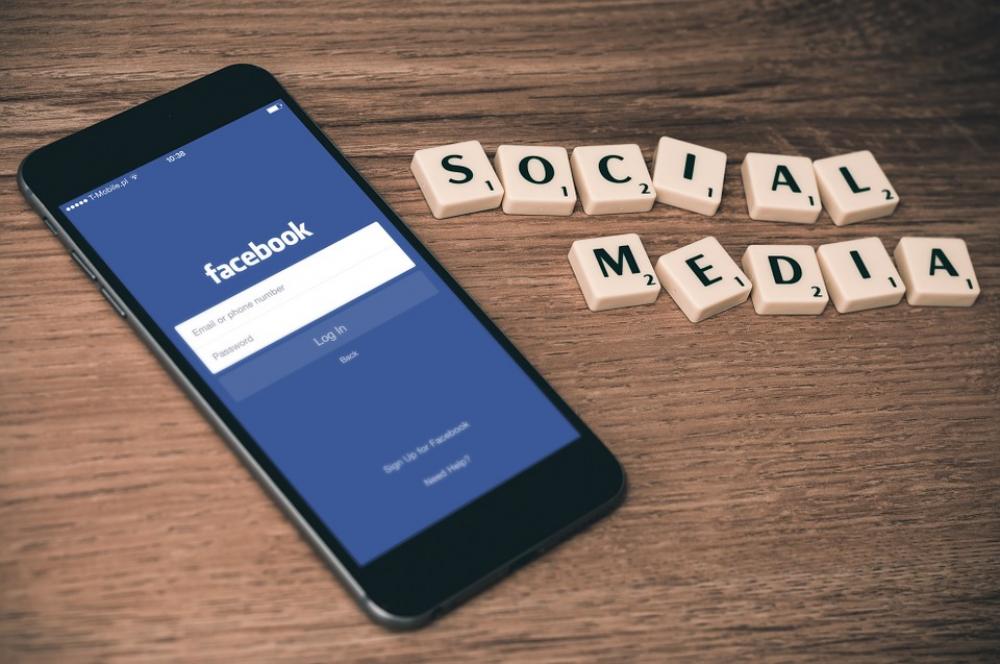 Social Media Facebook Smartphone Iphone Mobile Social Media Facebook Smartphone Iphone Mobile