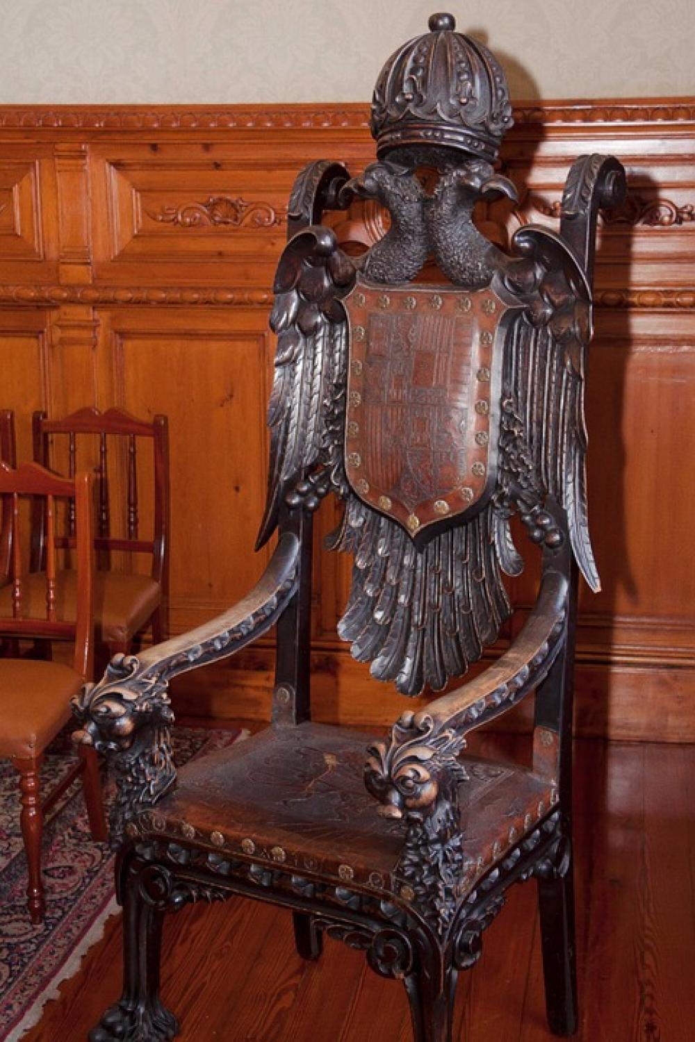 Throne Wood Carved Turned Rest Leather Throne Wood Carved Turned Rest Leather