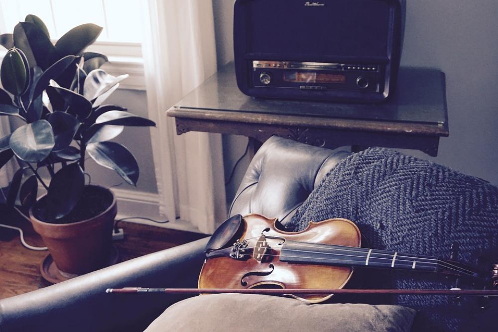 Violin Room Quiet Music Unplayed Alone Violin Room Quiet Music Unplayed Alone