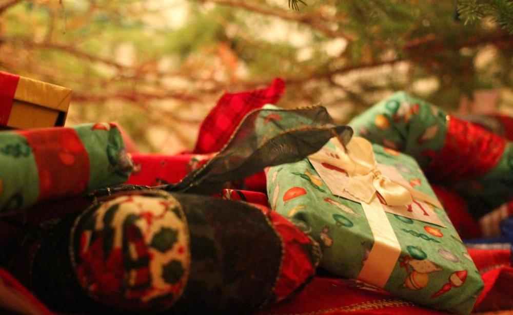 christmas holiday presents wrappings wrapping christmas holiday presents wrappings wrapping