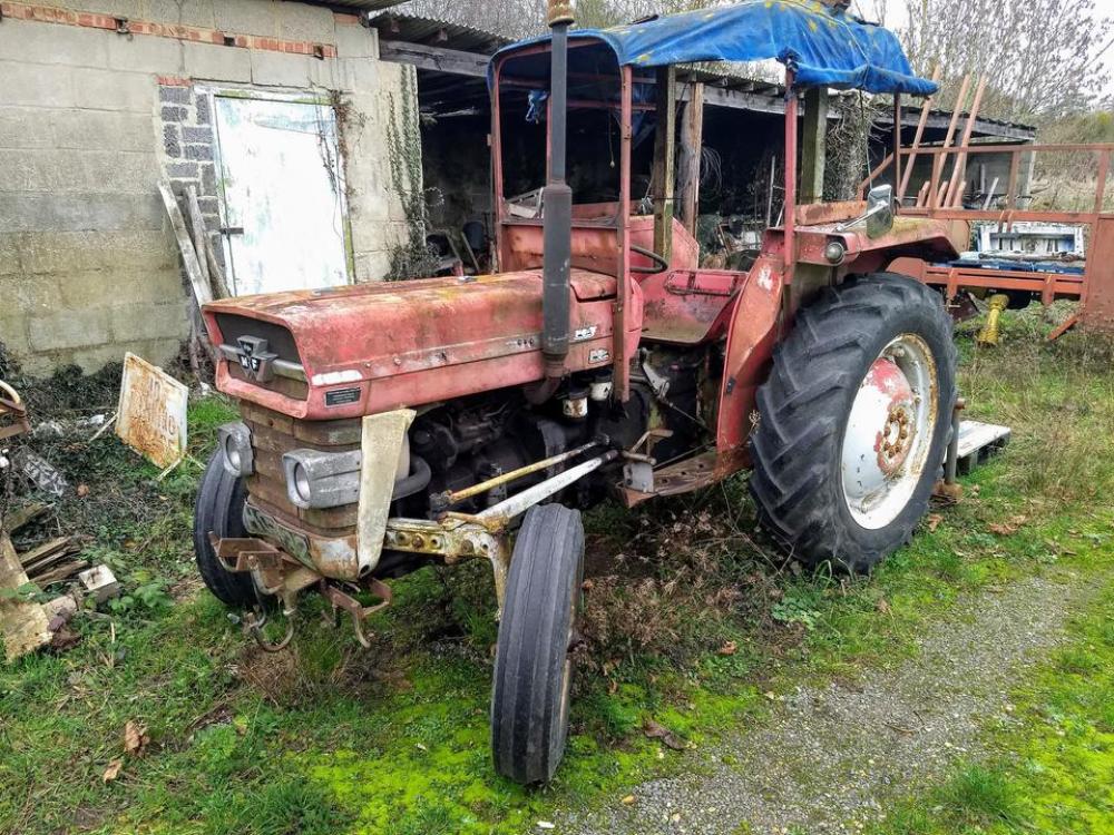 tractor old tractor veteran abandoned agriculture tractor old tractor veteran abandoned agriculture