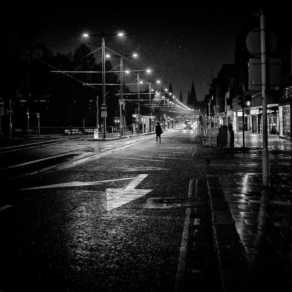 edinburgh darkedinburgh night street scotland edinburgh darkedinburgh night street scotland