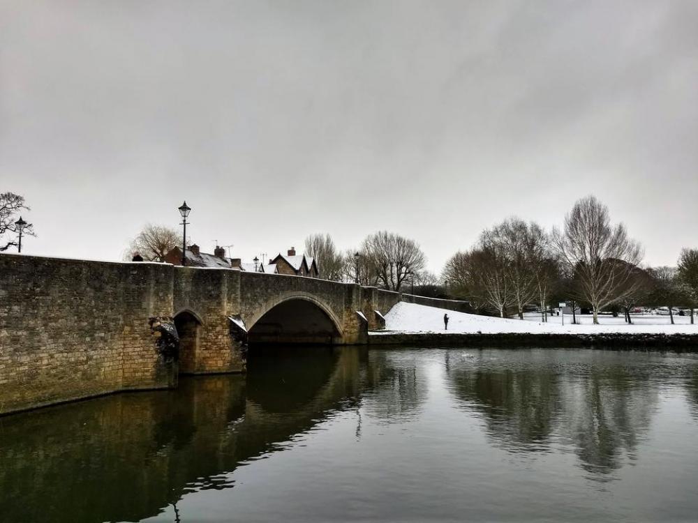 river thames abingdon bridge winter snow river thames abingdon bridge winter snow