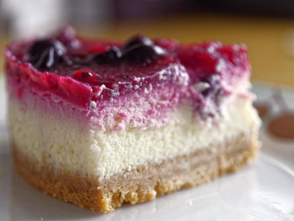 food sugar cake cheesecake red berries food sugar cake cheesecake red berries