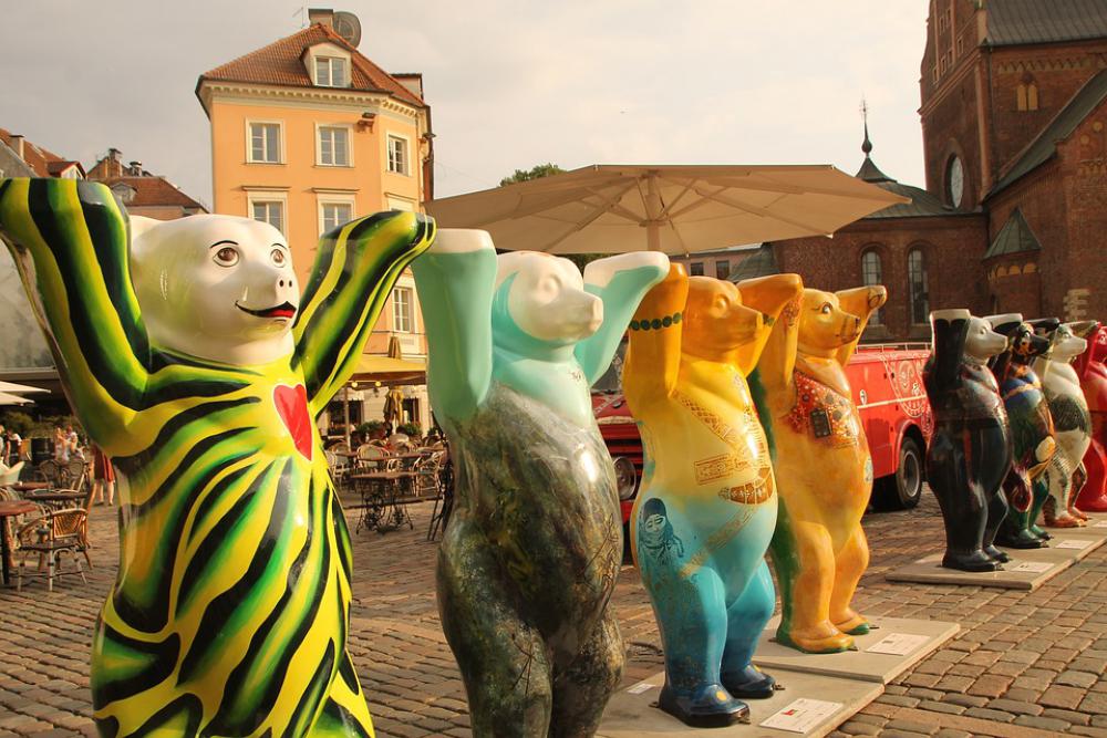 Bear Latvia City Modern Street Riga Bear Latvia City Modern Street Riga