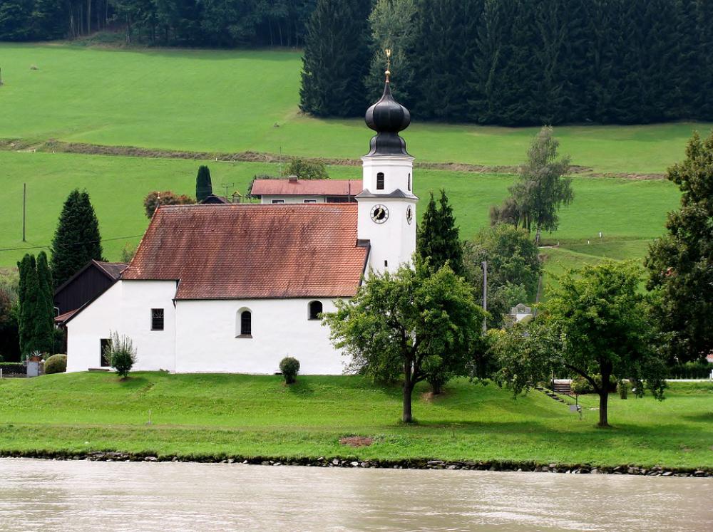 Danube Shipping River Cruise Church Danube Shipping River Cruise Church