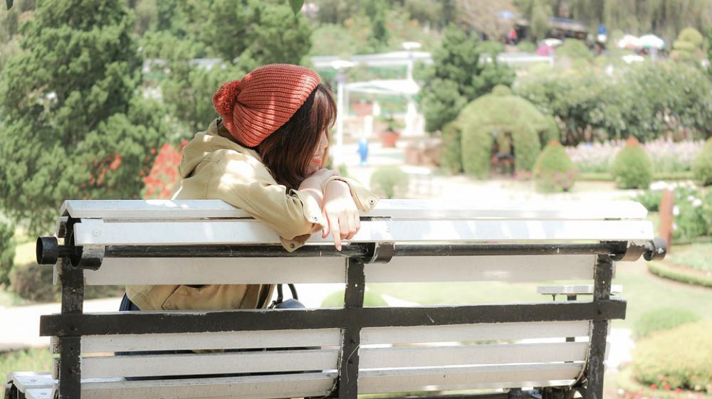 Girl Hat Look Tree Sad Daughter People The Nice Girl Hat Look Tree Sad Daughter People The Nice