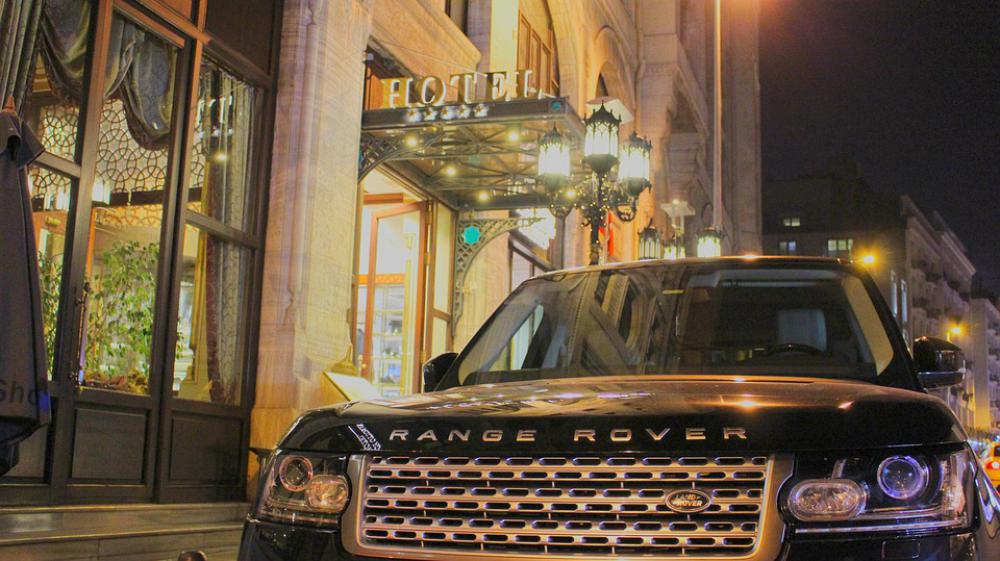 Range Rover Hotel A Night Out Reflection Light Range Rover Hotel A Night Out Reflection Light