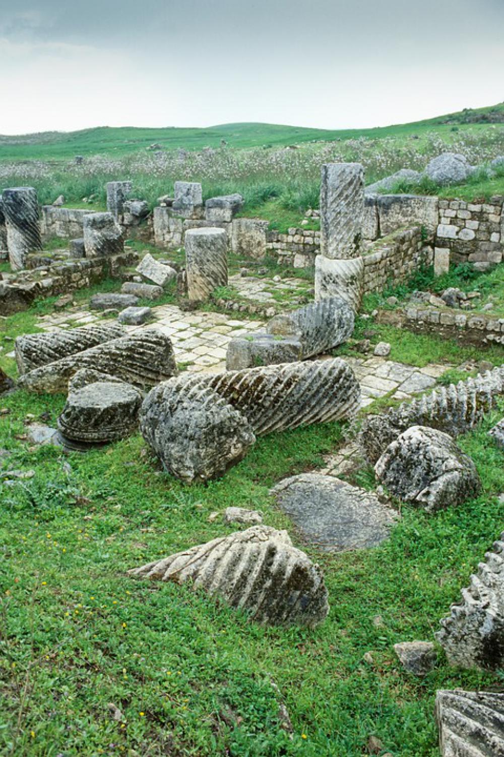 Syria Apamea Roman Ruins Sky Blue Archaeology Syria Apamea Roman Ruins Sky Blue Archaeology