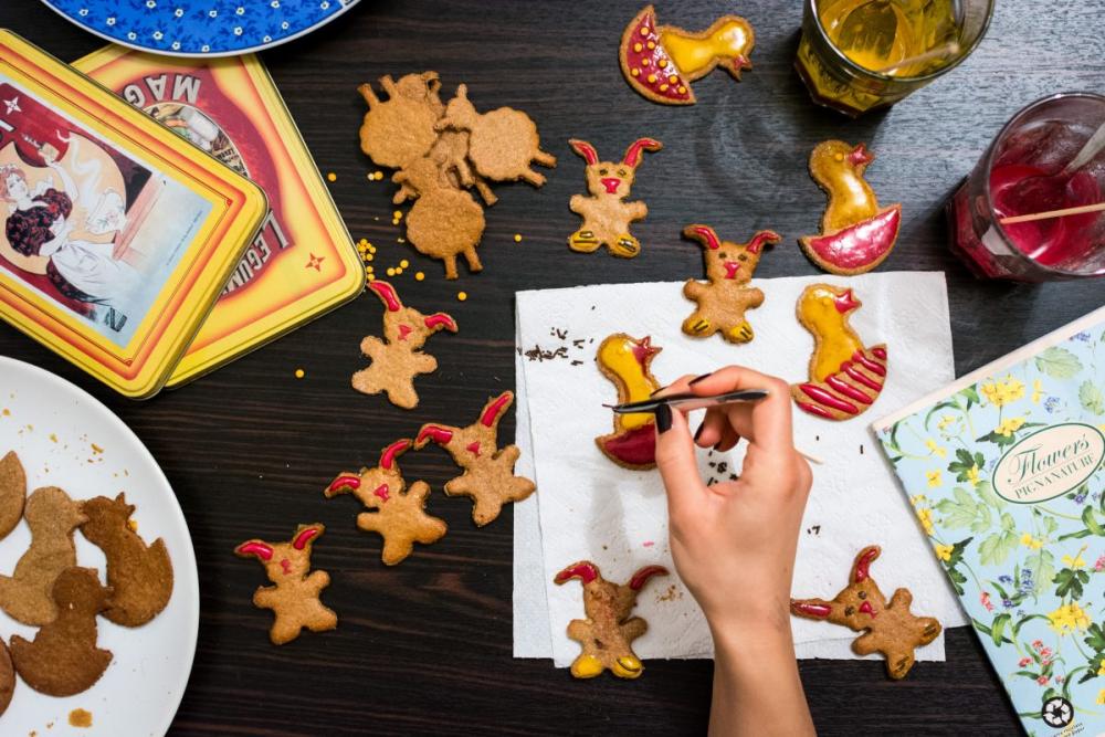 Decorating easter gingerbread cookies Decorating easter gingerbread cookies