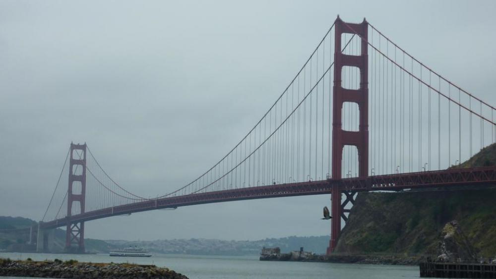 San Francisco California Golden Gage bridge crossing San Francisco California Golden Gage bridge crossing